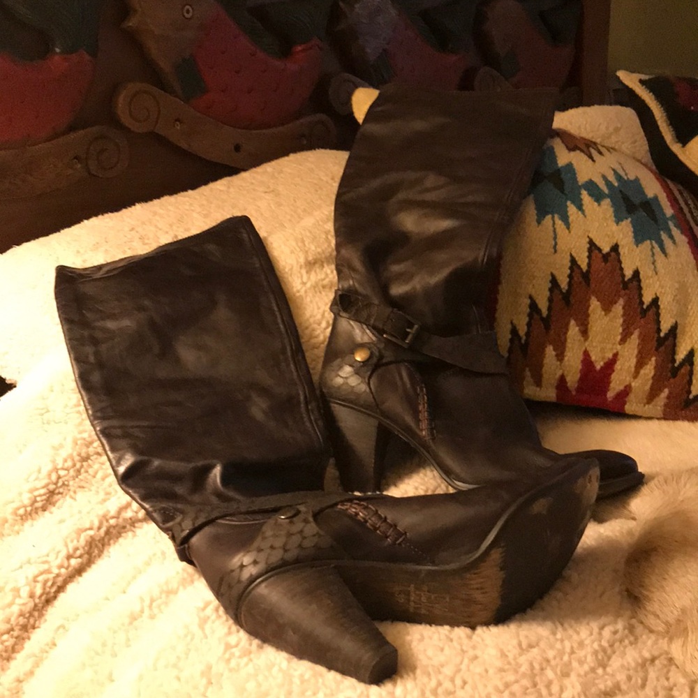 Fluxa genuine brown leather boots made in Spain